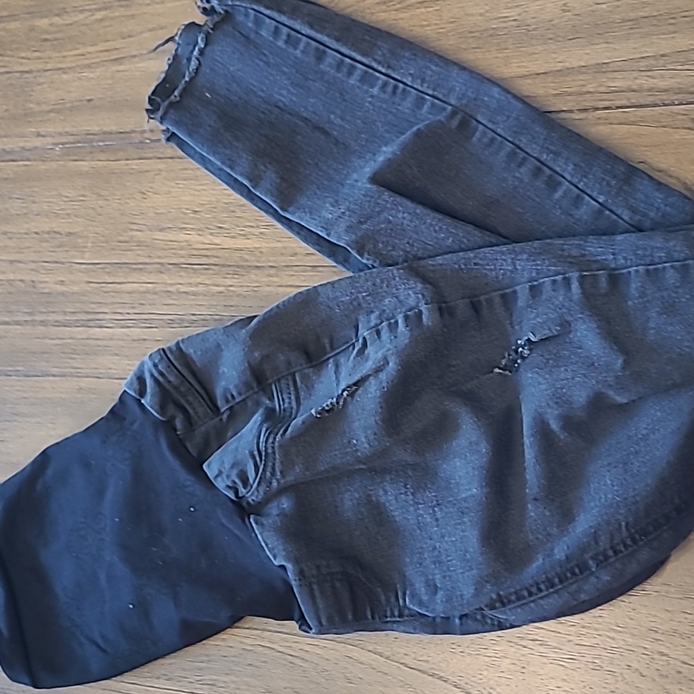 Jessica Simpson Distressed Maternity Capri